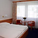 Ilf 3* Prága
