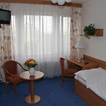 Hotel Ilf 3*