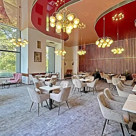 Hotel Ilf 3*