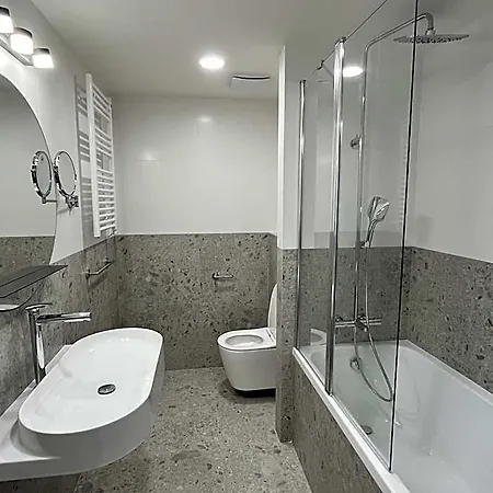 Hotel Ilf 3*